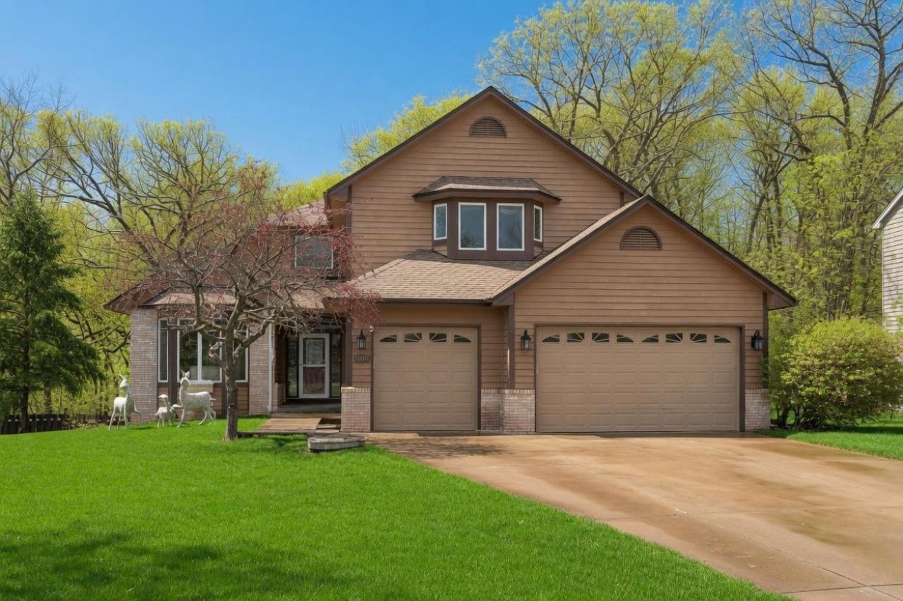 13529 Gossamer Way, Apple Valley, MN 55124 Main Photo