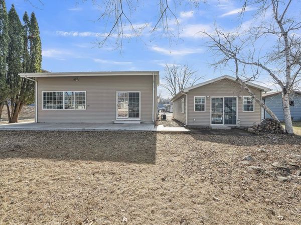 1304 Jerdee Lane, Wahpeton, IA 51351