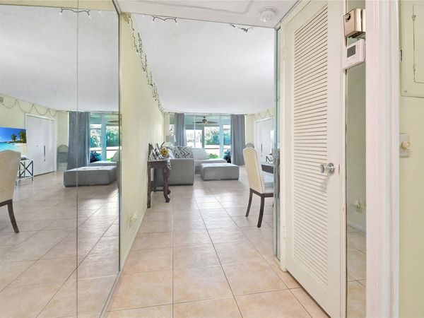 2671 S Course Dr, Unit 105, Pompano Beach, FL 33069