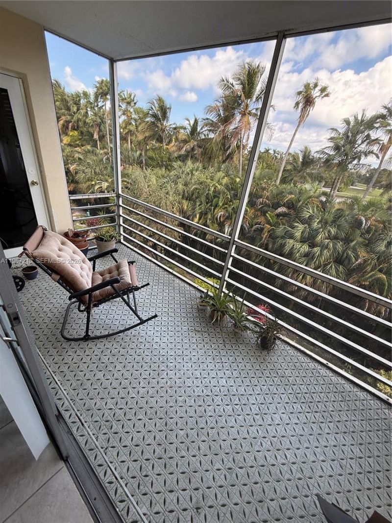 700 NE 14th Ave, Unit 409, Hallandale Beach, FL 33009 Photo