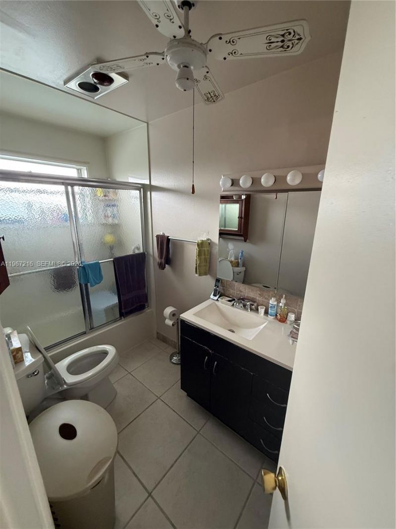 700 NE 14th Ave, Unit 409, Hallandale Beach, FL 33009 Photo
