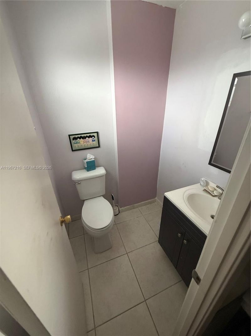 700 NE 14th Ave, Unit 409, Hallandale Beach, FL 33009 Photo