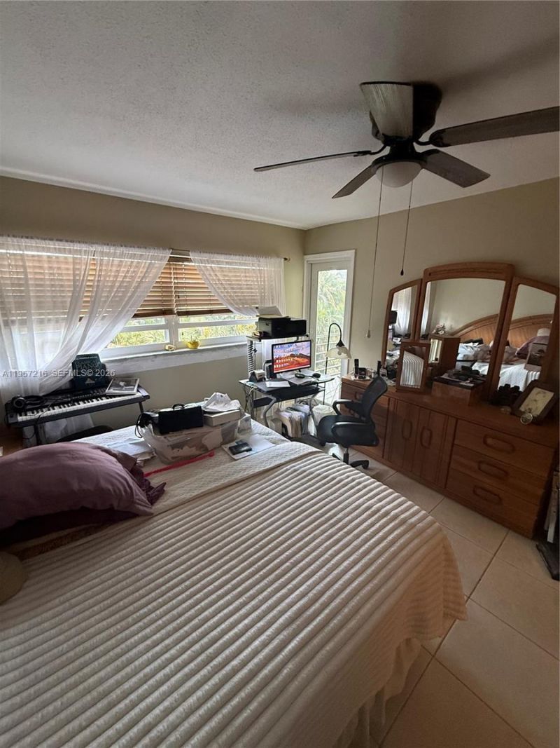 700 NE 14th Ave, Unit 409, Hallandale Beach, FL 33009 Photo