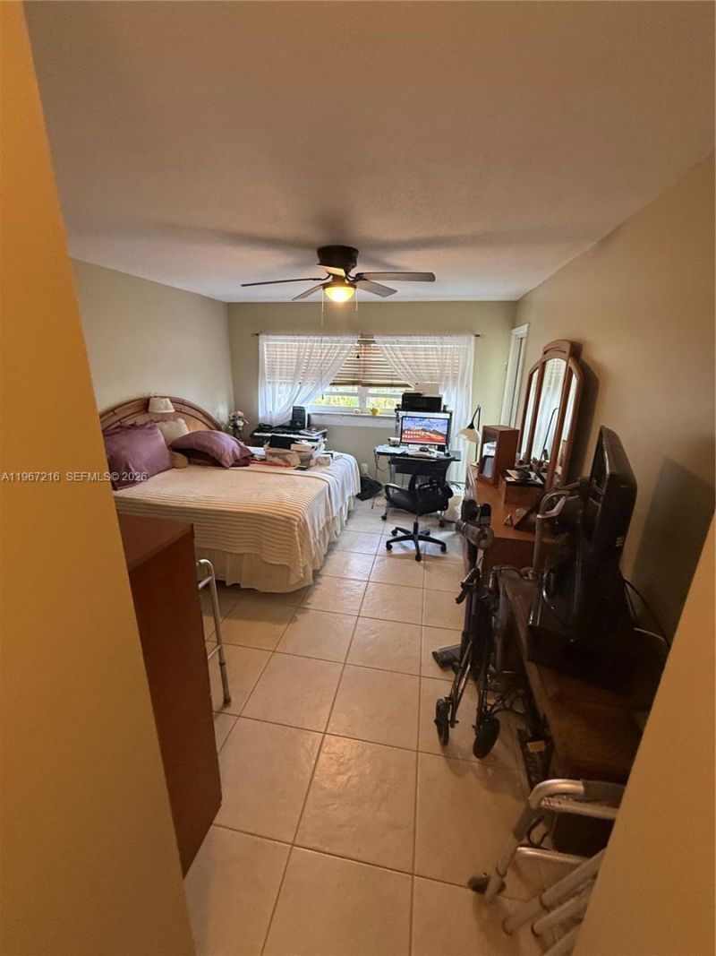 700 NE 14th Ave, Unit 409, Hallandale Beach, FL 33009 Photo