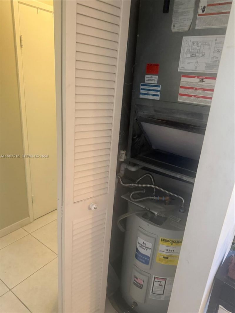 700 NE 14th Ave, Unit 409, Hallandale Beach, FL 33009 Photo