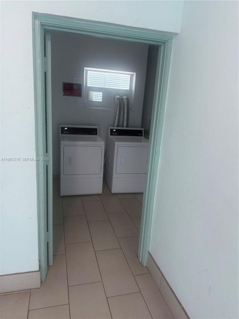 700 NE 14th Ave, Unit 409, Hallandale Beach, FL 33009 Photo