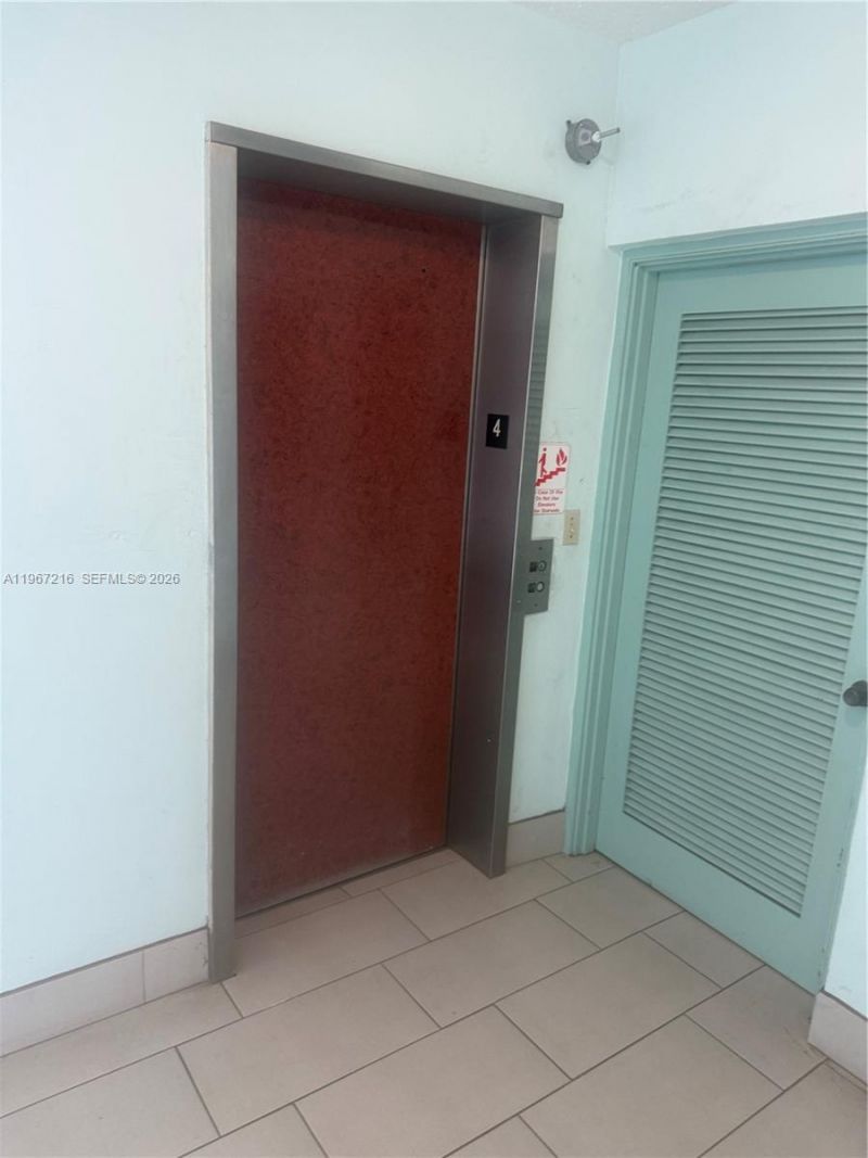 700 NE 14th Ave, Unit 409, Hallandale Beach, FL 33009 Photo