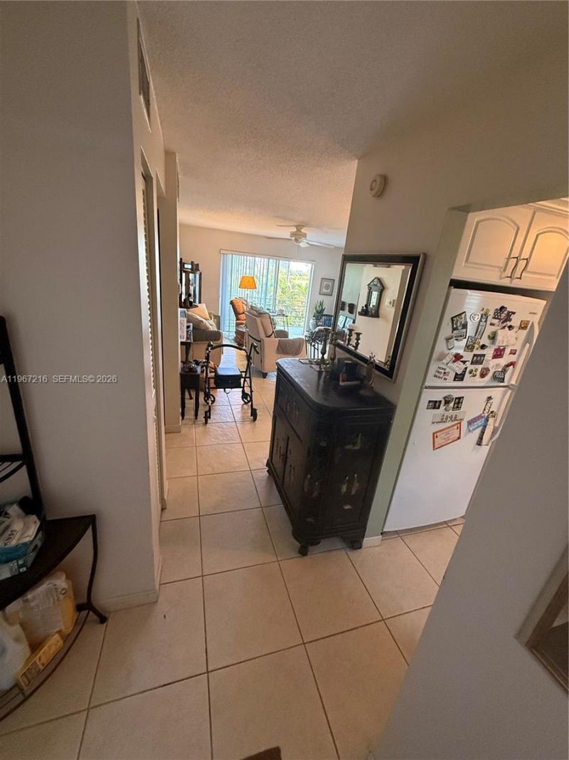 700 NE 14th Ave, Unit 409, Hallandale Beach, FL 33009 Photo