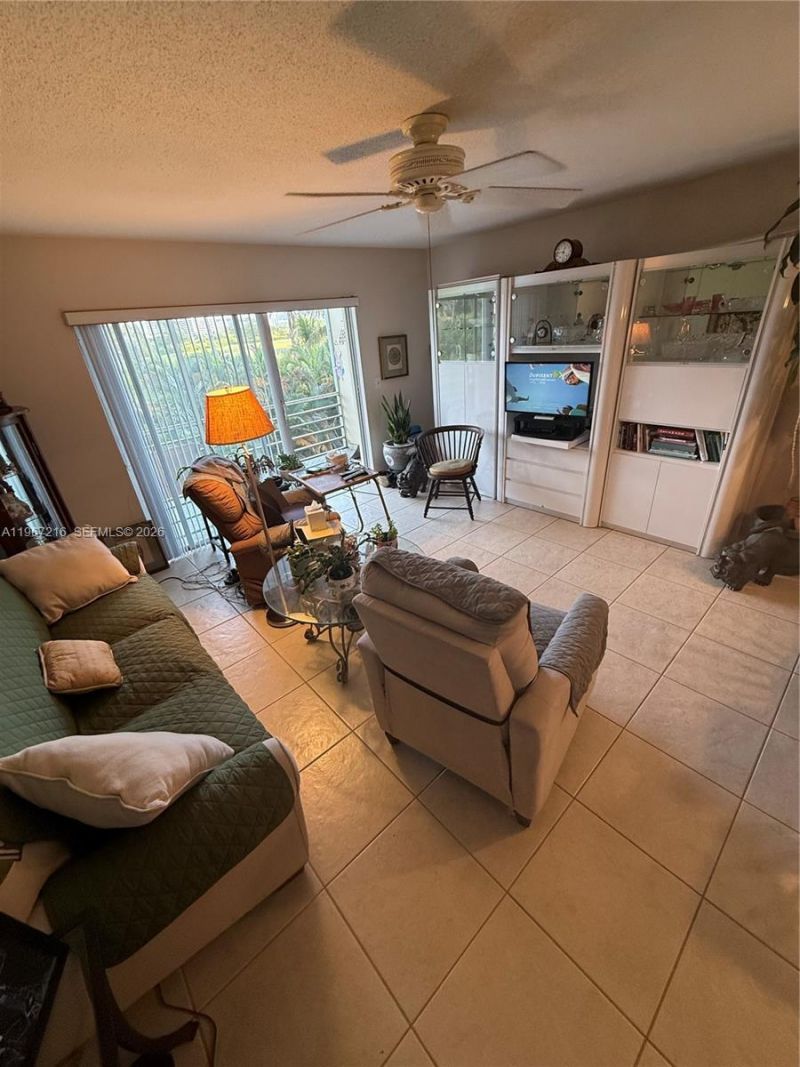 700 NE 14th Ave, Unit 409, Hallandale Beach, FL 33009 Photo