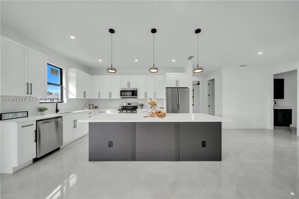 2911 46th St W, Lehigh Acres, FL 33971 Photo