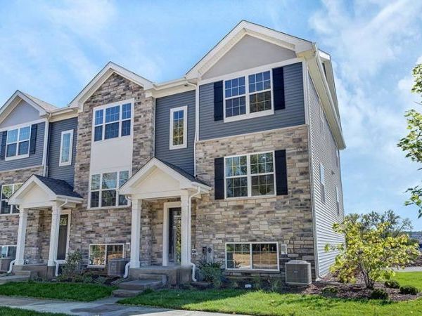 1336 Foxglove Drive, Bartlett, IL 60103