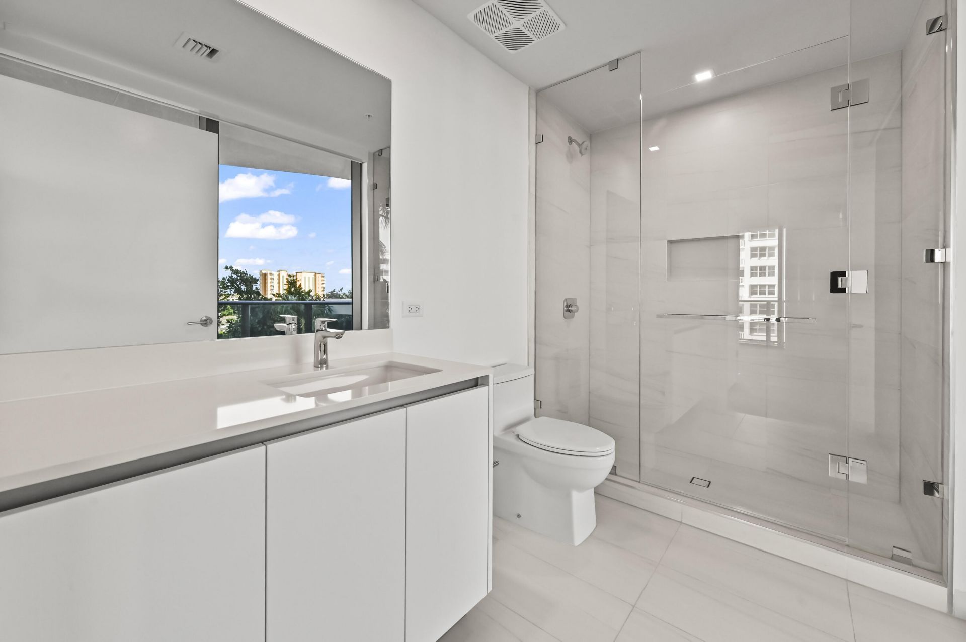 900 N Ocean Boulevard, Unit 406, Pompano Beach, FL 33062 Photo