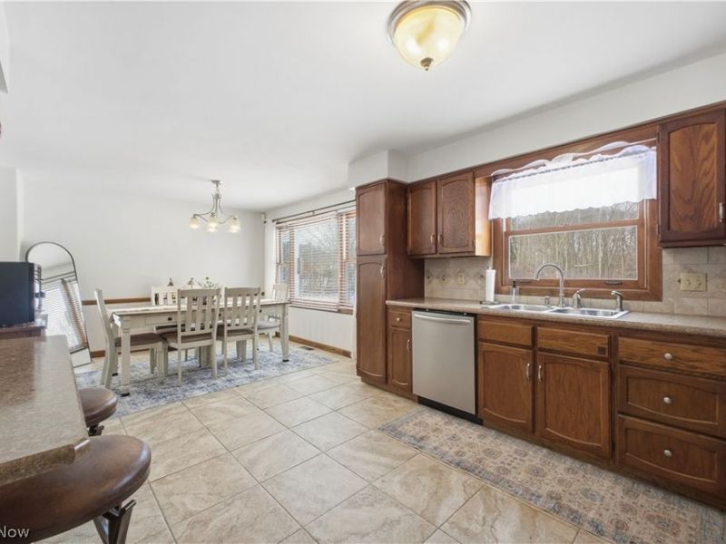 1016 W Pine Lake Road, North Lima, OH 44452 Photo 10