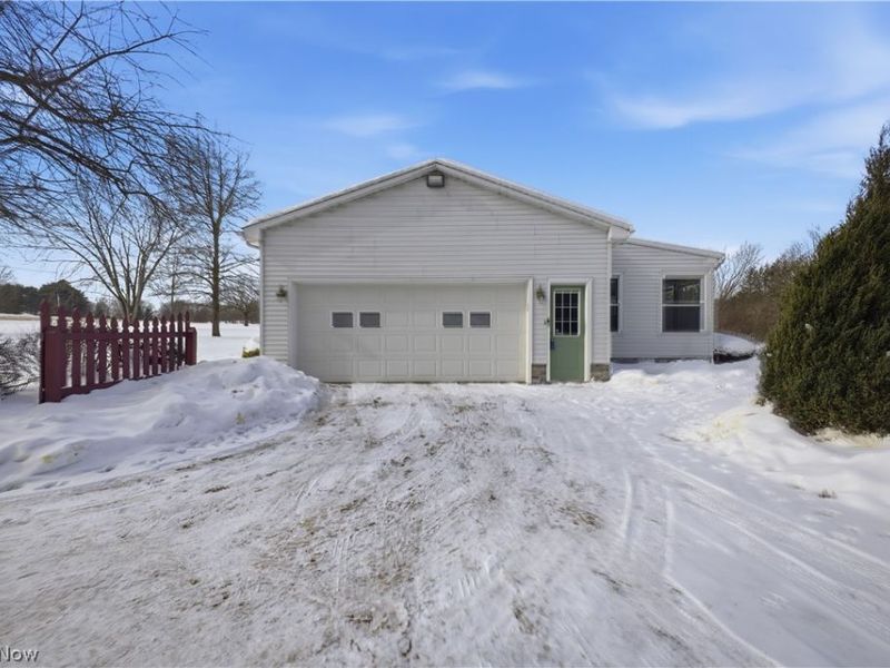 1016 W Pine Lake Road, North Lima, OH 44452 Photo 2