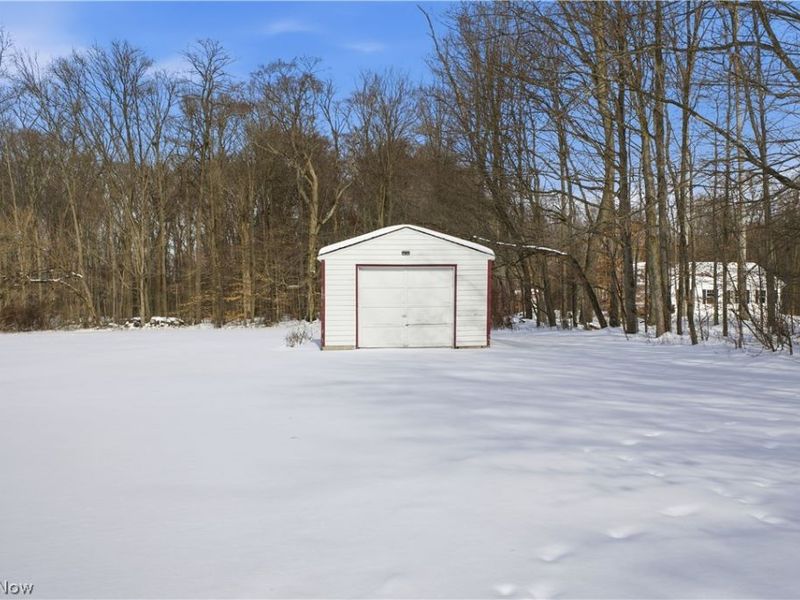 1016 W Pine Lake Road, North Lima, OH 44452 Photo 3