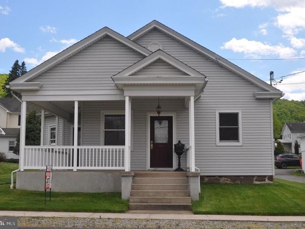 310 E CENTER STREET, MILLERSBURG, PA 17061
