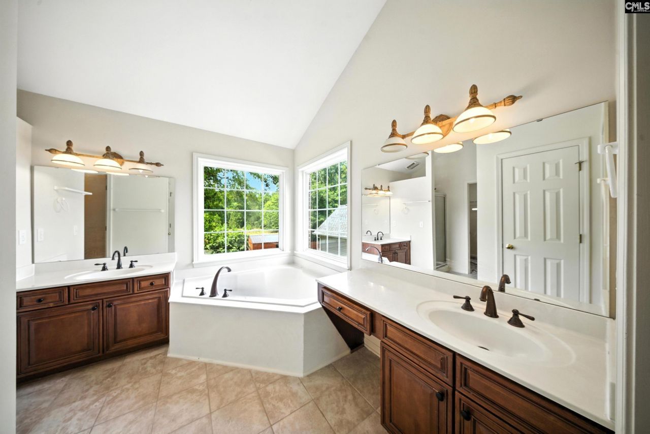 112 Rivendell Drive Photo 28