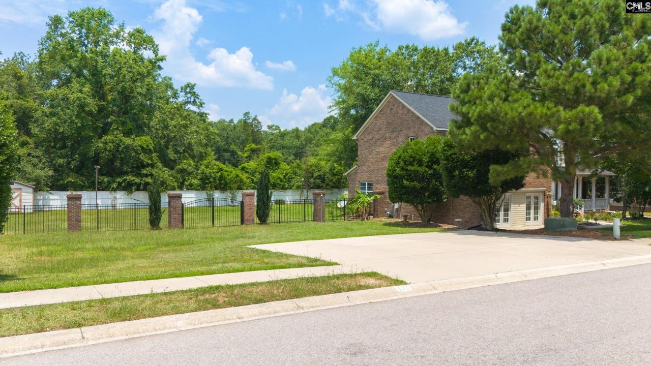 112 Rivendell Drive Photo 5