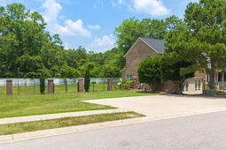 112 Rivendell Drive photo 4