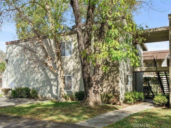 2536 White Oak Place, Unit 5, Escondido, CA 92027