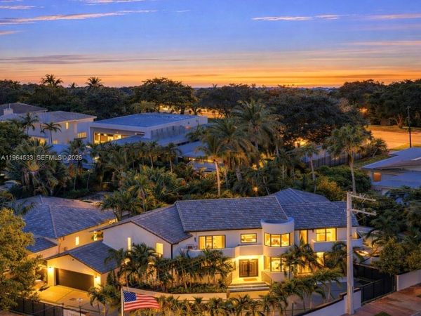 6180 Pine Tree Dr , Miami Beach, FL 33140