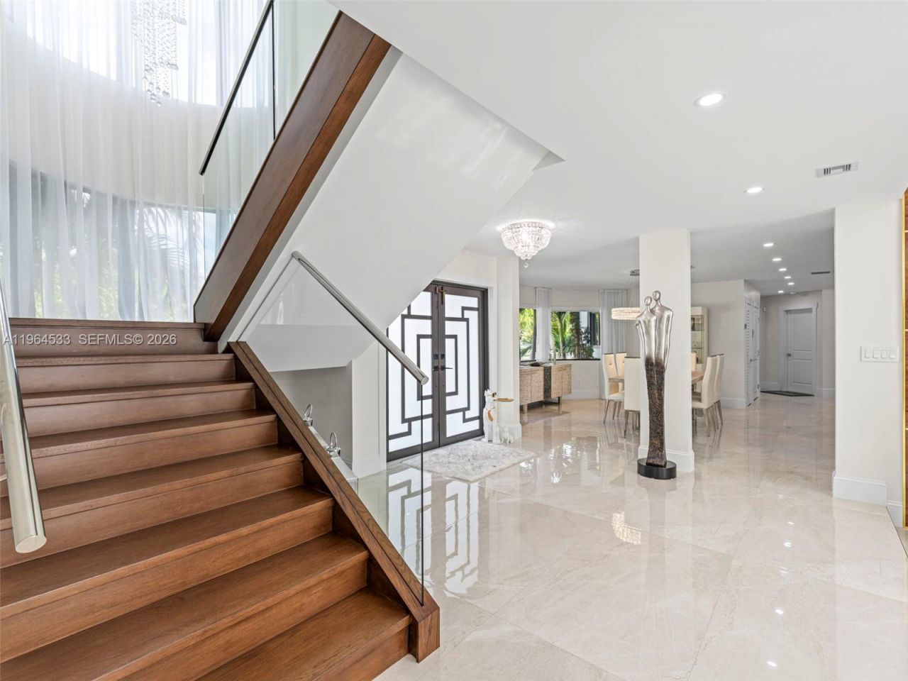 6180 Pine Tree Dr , Miami Beach, FL 33140 Photo