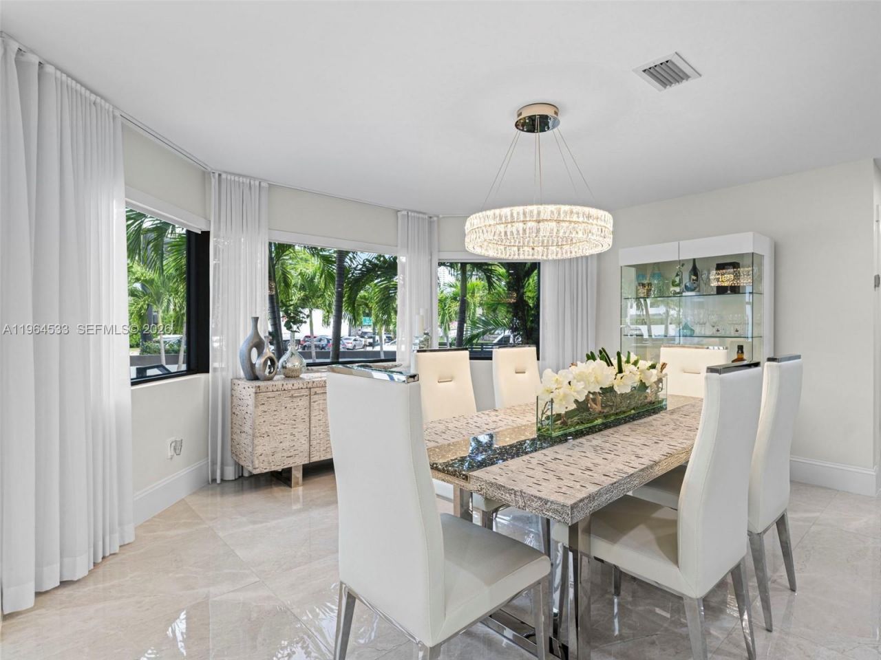 6180 Pine Tree Dr, Miami Beach, FL 33140 Photo