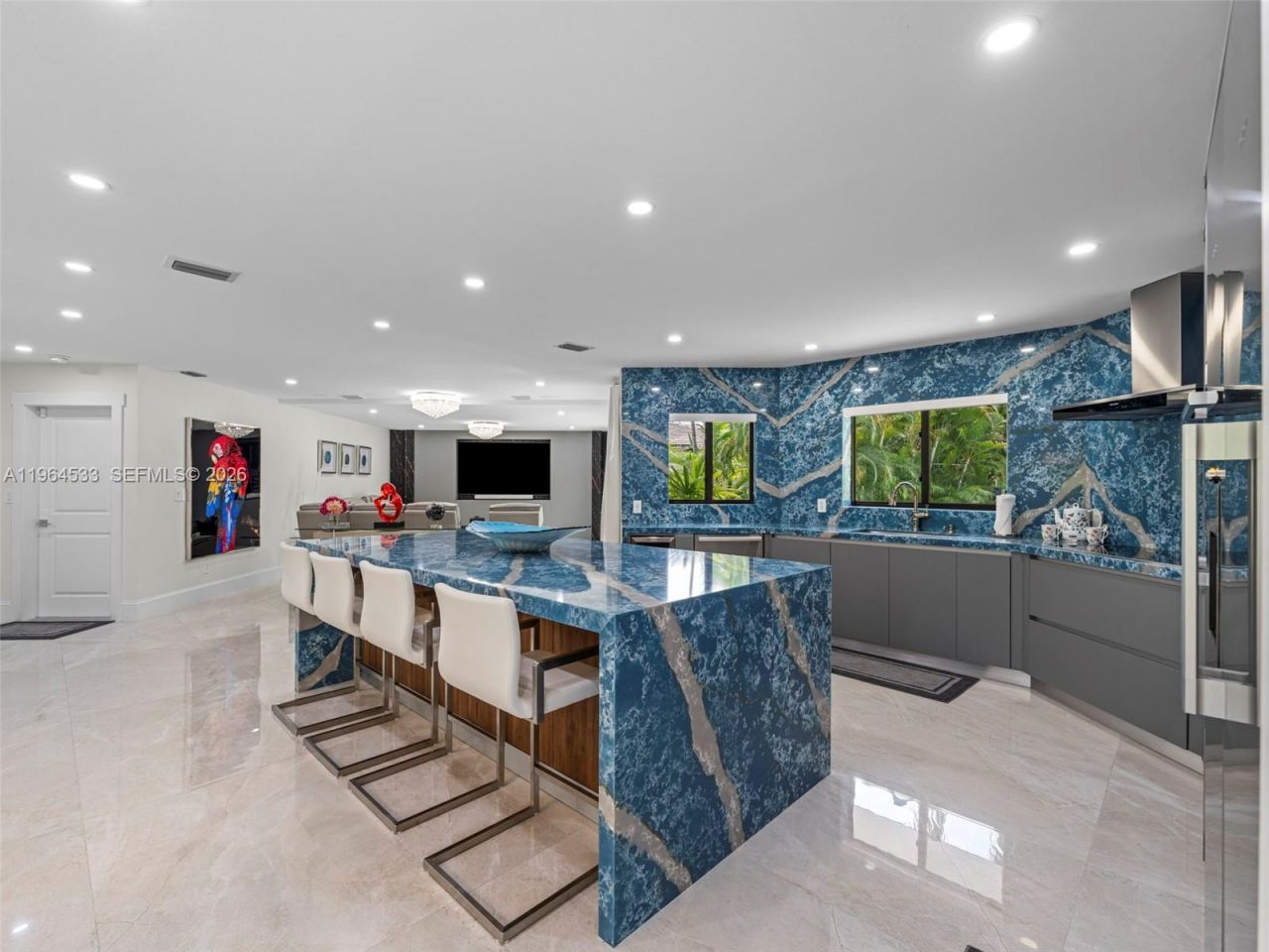 6180 Pine Tree Dr, Miami Beach, FL 33140 Photo