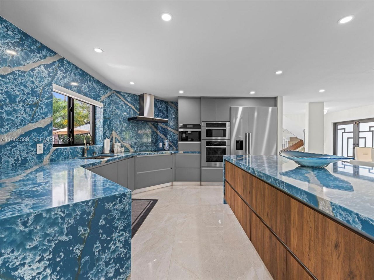 6180 Pine Tree Dr , Miami Beach, FL 33140 Photo