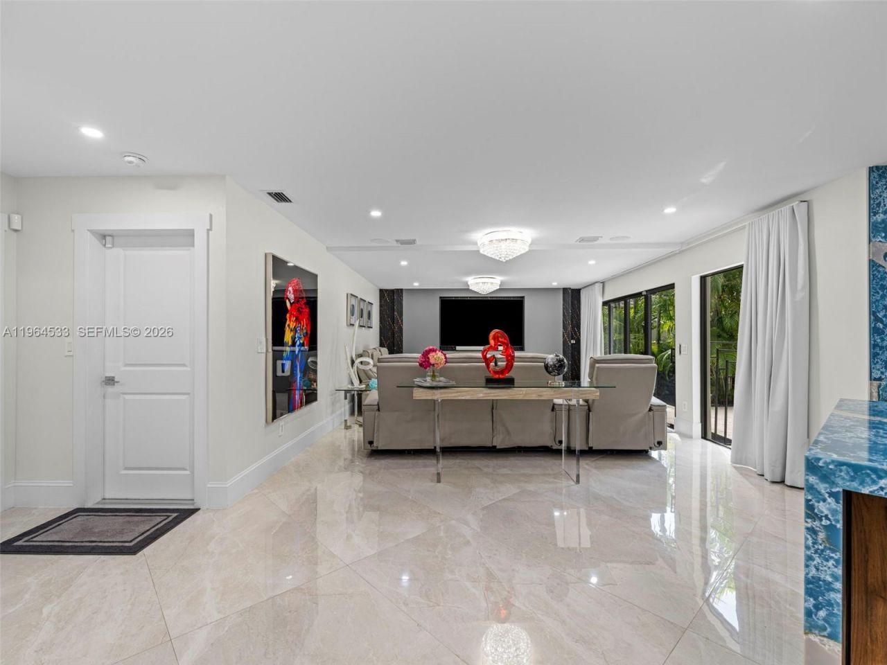 6180 Pine Tree Dr, Miami Beach, FL 33140 Photo
