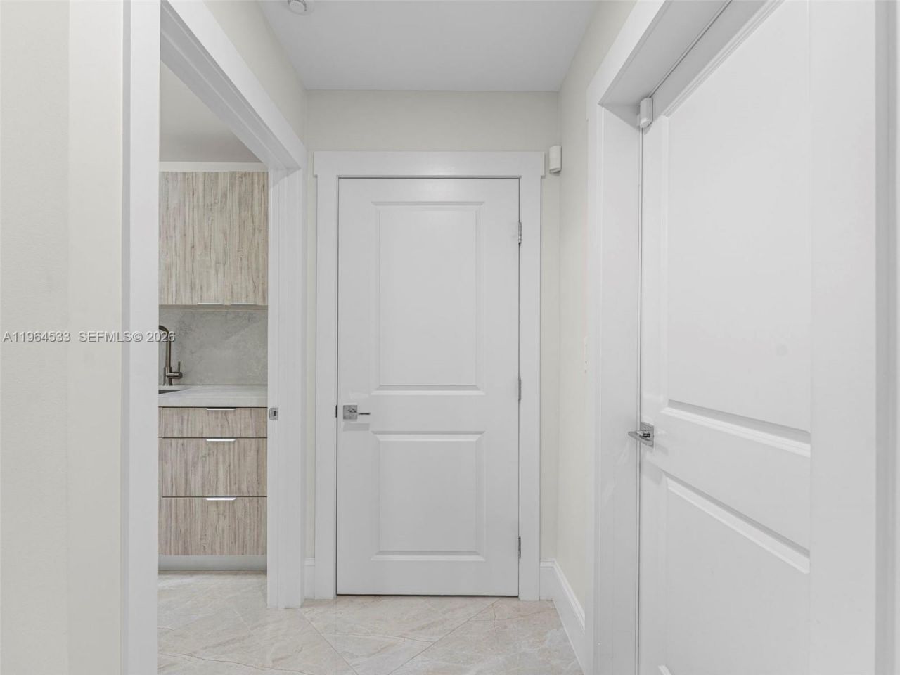 6180 Pine Tree Dr, Miami Beach, FL 33140 Photo