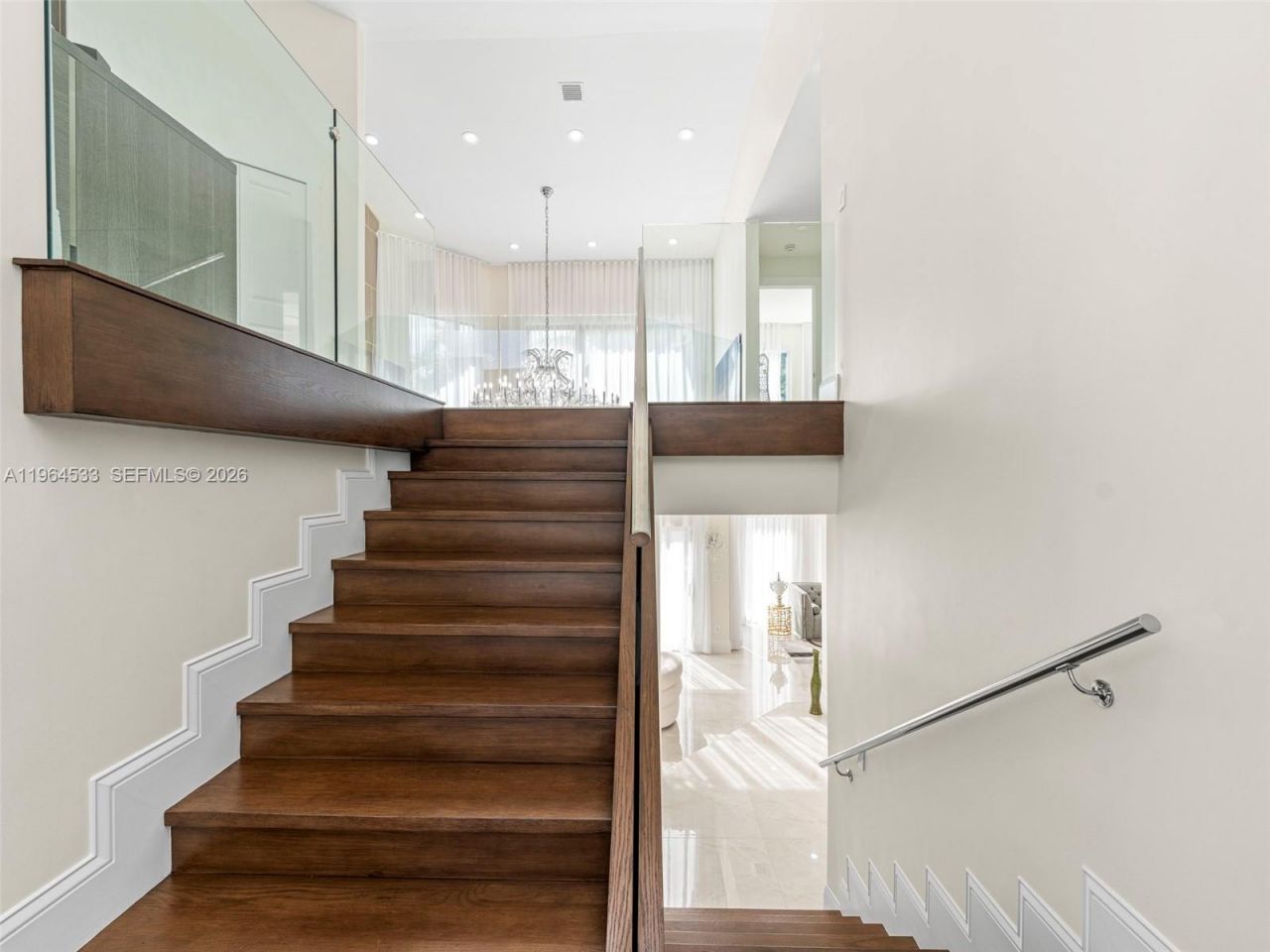 6180 Pine Tree Dr, Miami Beach, FL 33140 Photo