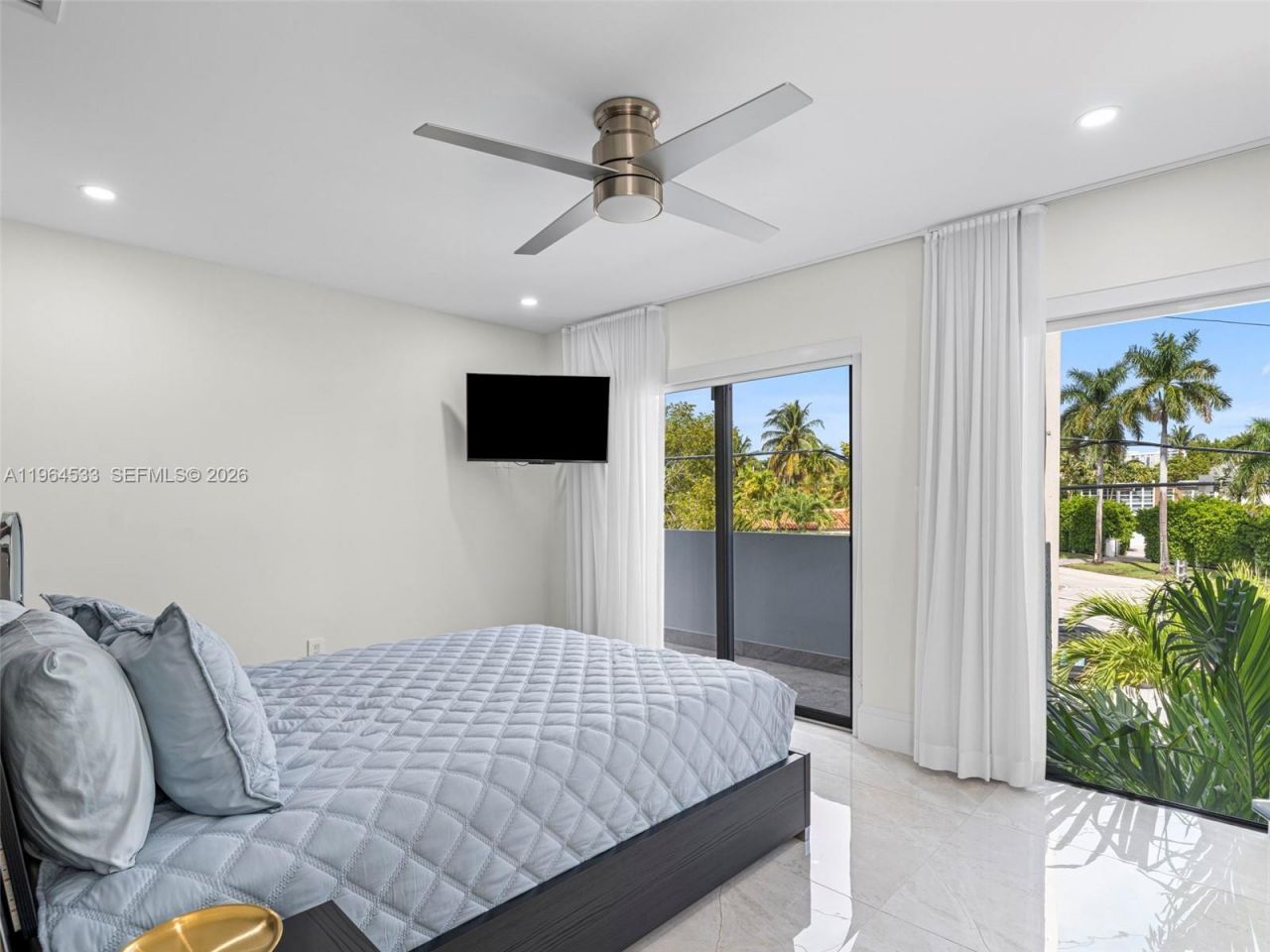 6180 Pine Tree Dr, Miami Beach, FL 33140 Photo
