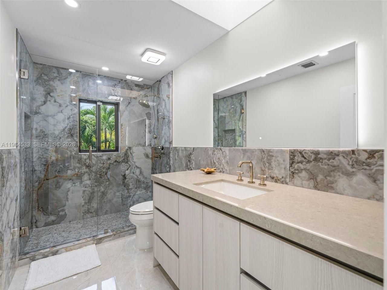 6180 Pine Tree Dr, Miami Beach, FL 33140 Photo