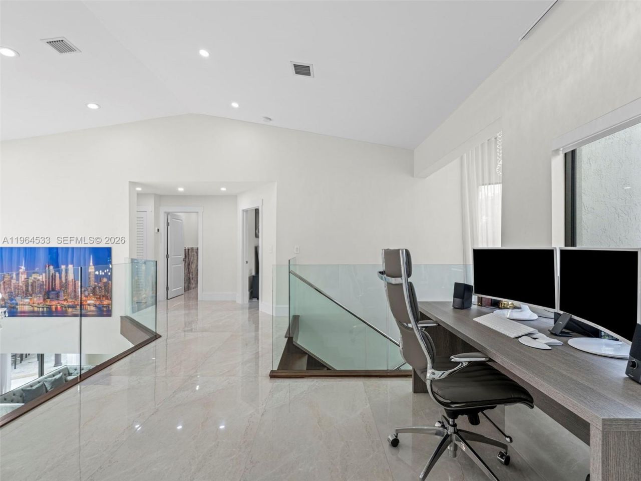 6180 Pine Tree Dr, Miami Beach, FL 33140 Photo