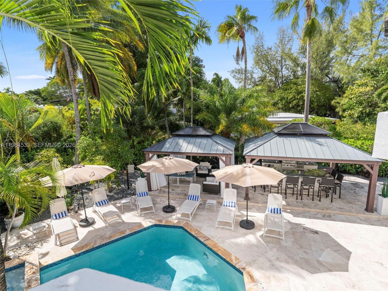 6180 Pine Tree Dr, Miami Beach, FL 33140 Photo