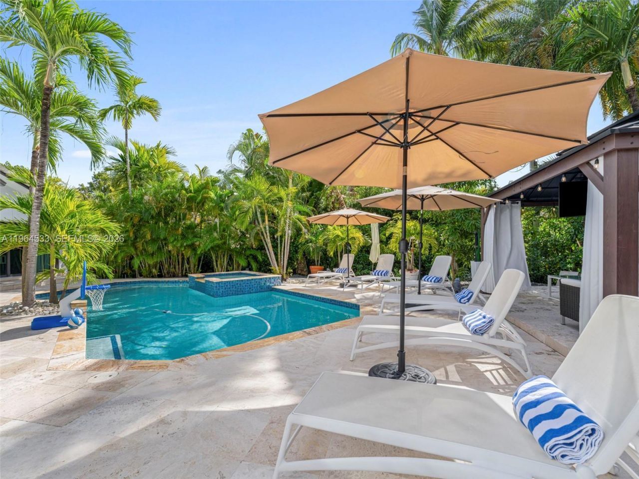 6180 Pine Tree Dr, Miami Beach, FL 33140 Photo