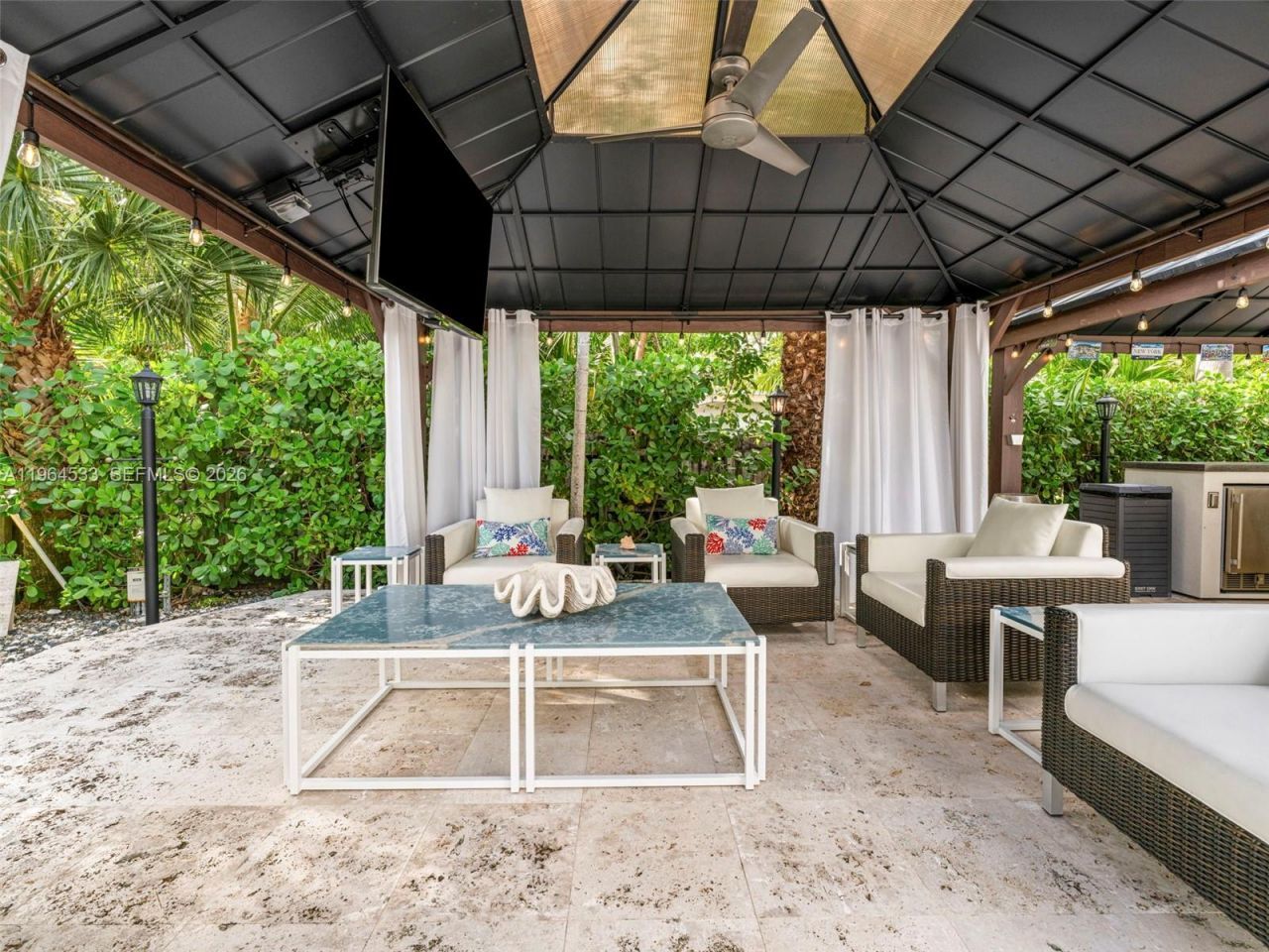 6180 Pine Tree Dr, Miami Beach, FL 33140 Photo