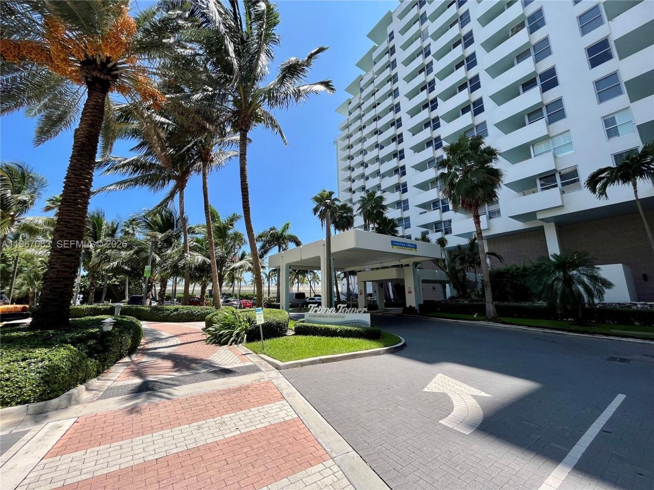2899 Collins Ave, Unit 740, Miami Beach, FL 33140 Photo