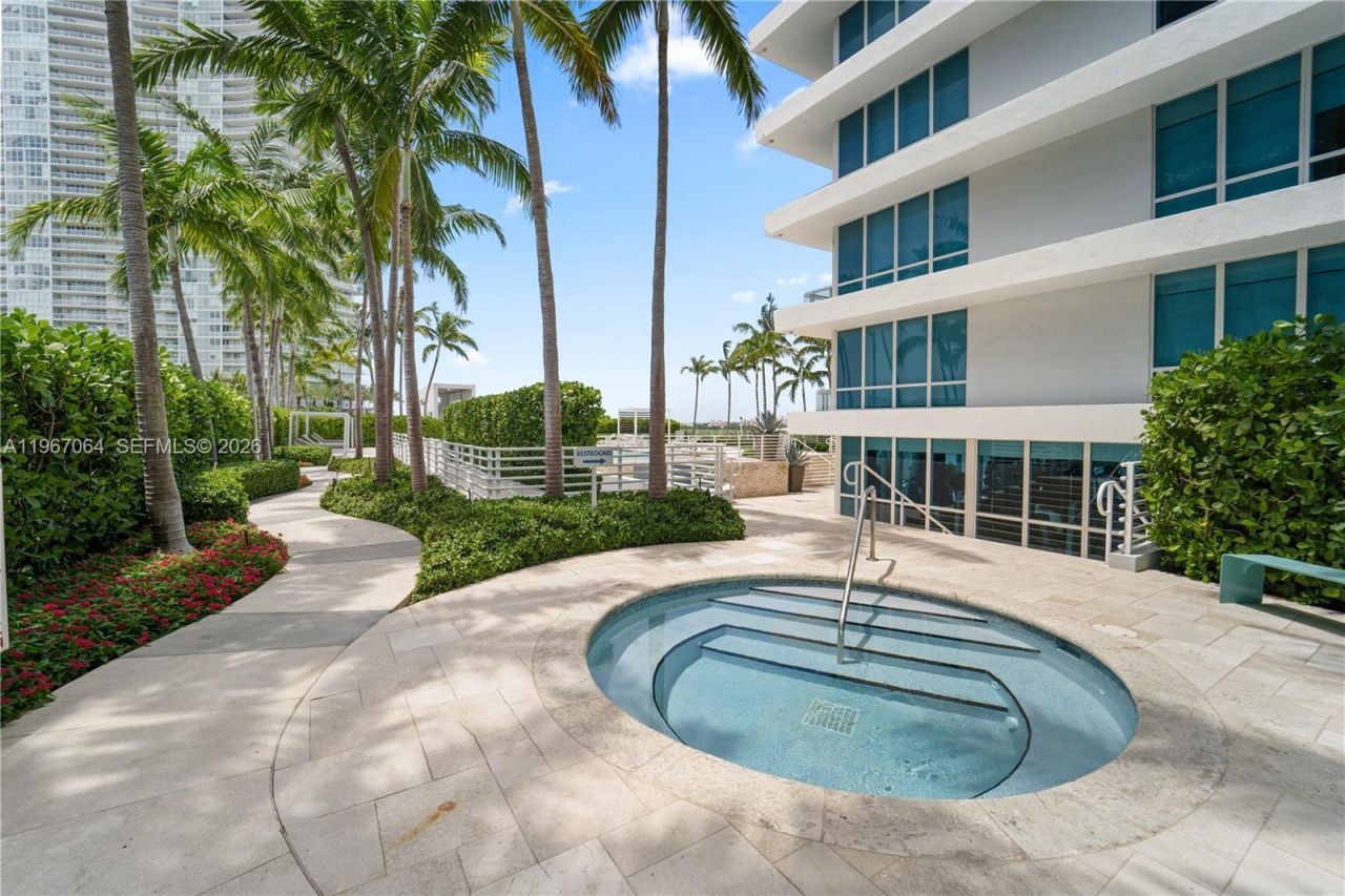 540 West Ave, Unit 911, Miami Beach, FL 33139 Photo