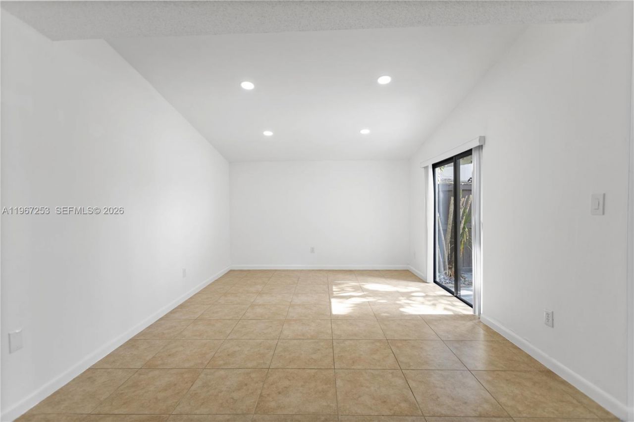 6502 SW 114th Ave, Miami, FL 33173 Photo