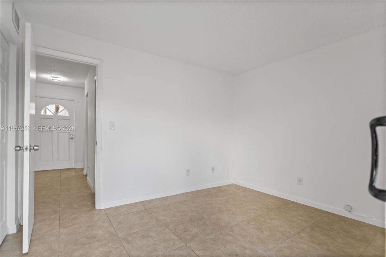 6502 SW 114th Ave, Miami, FL 33173 Photo