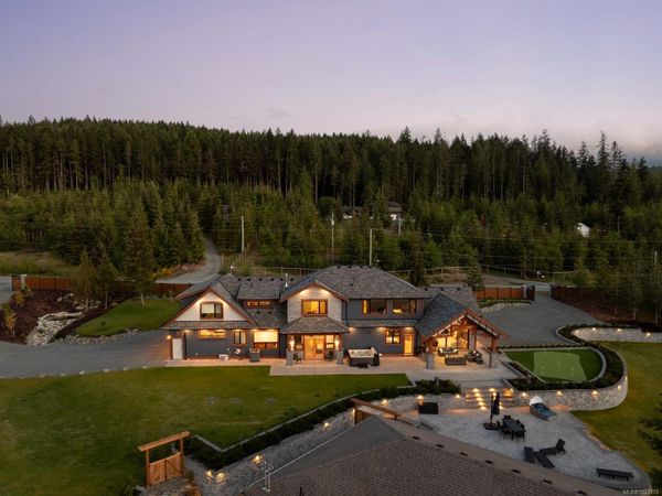 2833 Woodcroft Pl, Shawnigan Lake, BC V8H 2E4