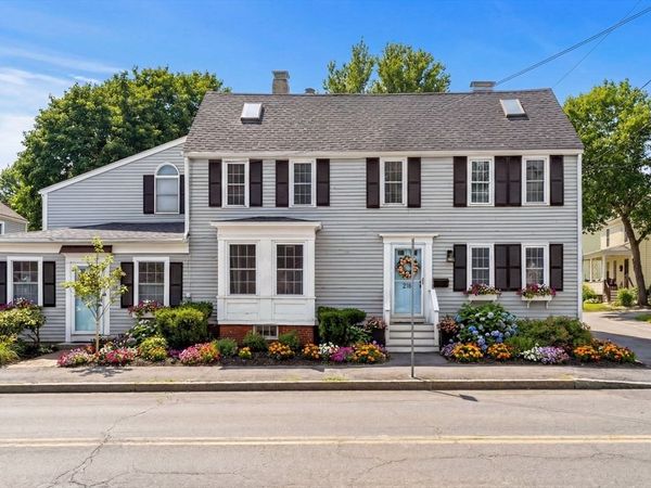 215 Merrimac St, Unit 2, Newburyport, MA 01950