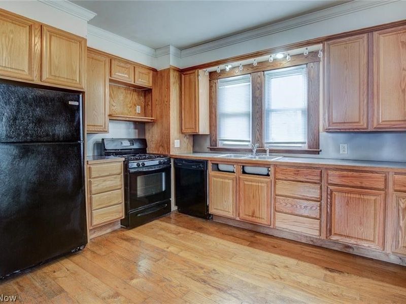 699 W Exchange Street, Akron, OH 44302 Photo 10