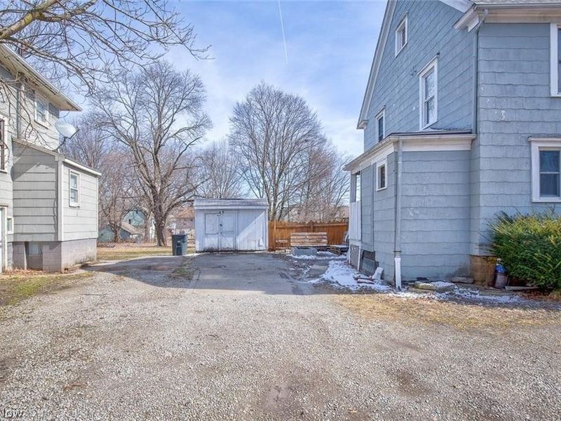 699 W Exchange Street, Akron, OH 44302 Photo 3