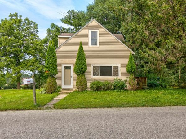 694 Fox Lane, Waterloo, WI 53594