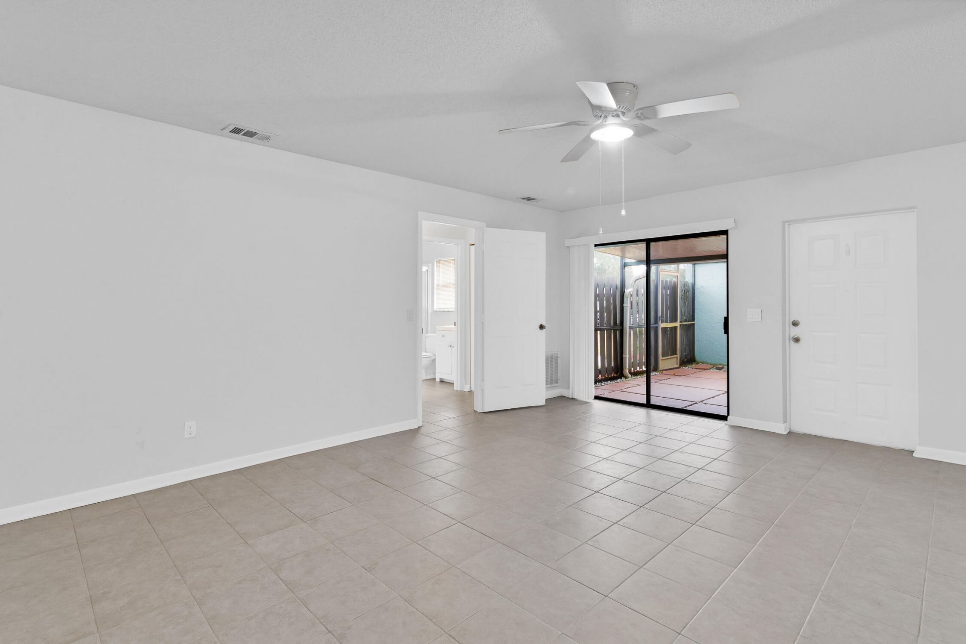 1136 Breezy Way, Unit 3b, Sebastian, FL 32958 Photo