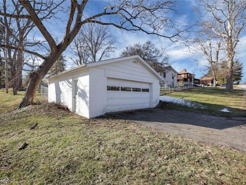 170 Thompson Avenue, New Concord, OH 43762 Photo 12