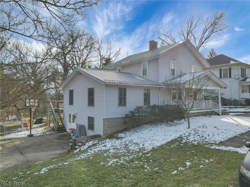 170 Thompson Avenue, New Concord, OH 43762 Photo 4